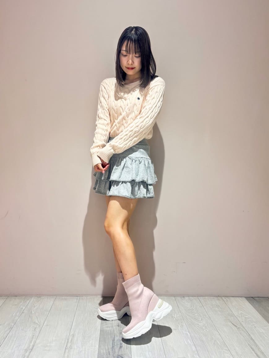 せらら⭐️さんの「ESPERANZA｜【EC先行販売】スニーカーソールラインストーンニットブーツ」を使ったコーディネート