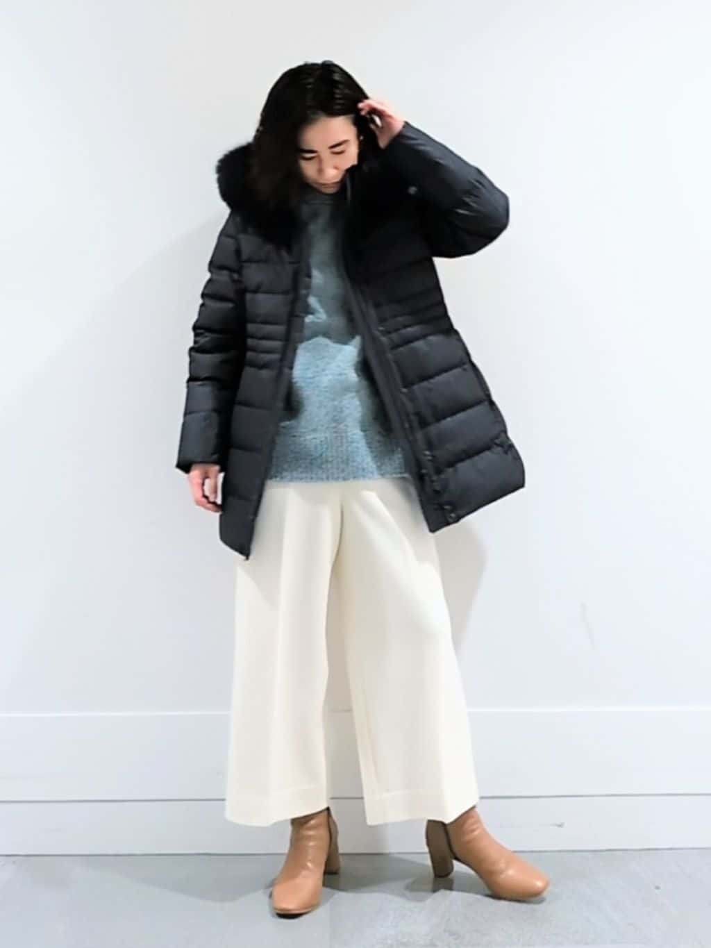 ミズタさんの「UNTITLED｜【はっ水機能/フード取り外し可】ミディダウンコート」を使ったコーディネート
