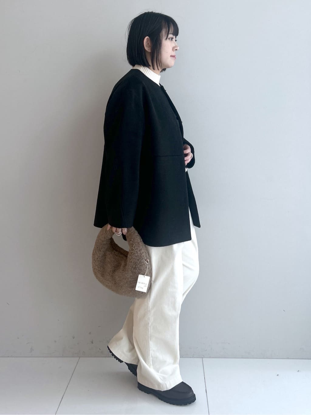 Hirokaさんの「Dessin｜ウール混クルーネックコート」を使ったコーディネート