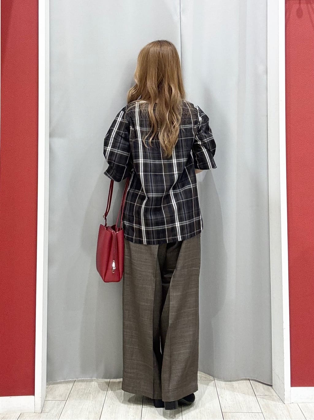 shioさんの「SHOO･LA･RUE｜【S-LL/5分袖】お袖タックできれいに魅せる 大人のチェックブラウス」を使ったコーディネート