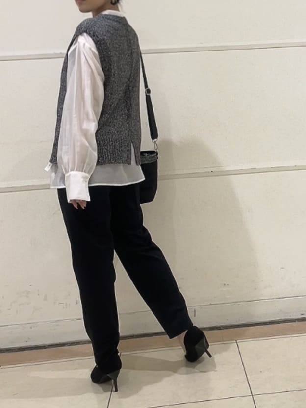 watanabeさんの「UNTITLED｜【重ね着レイヤードに】杢調ニットベスト」を使ったコーディネート