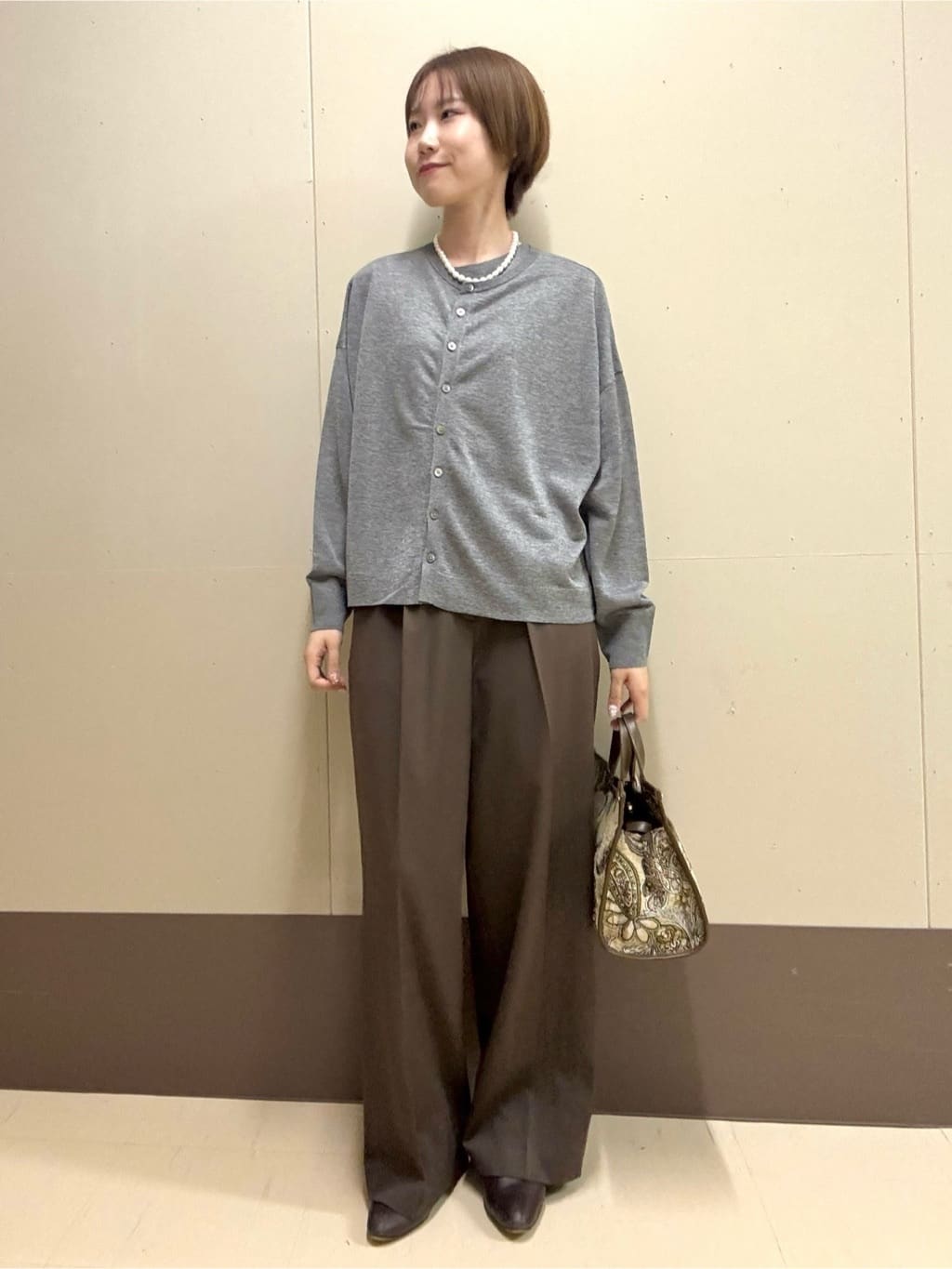 mioさんの「UNTITLED｜【前後2WAY/アンサンブル可/ゆったり】シアーカーディガン」を使ったコーディネート