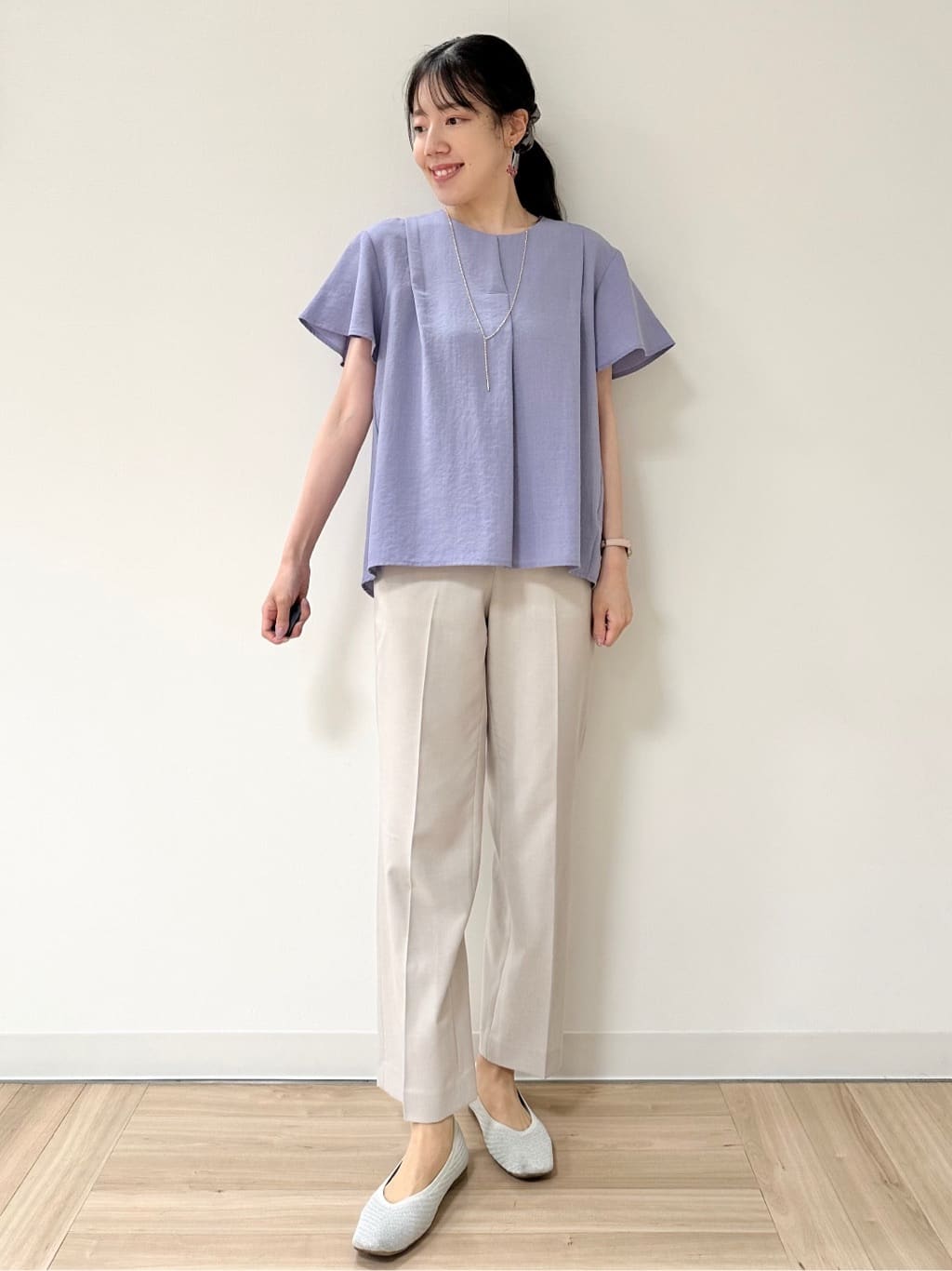 Momoさんの「Reflect｜【マシンウォッシュ可】リネンライクフレアパンツ」を使ったコーディネート
