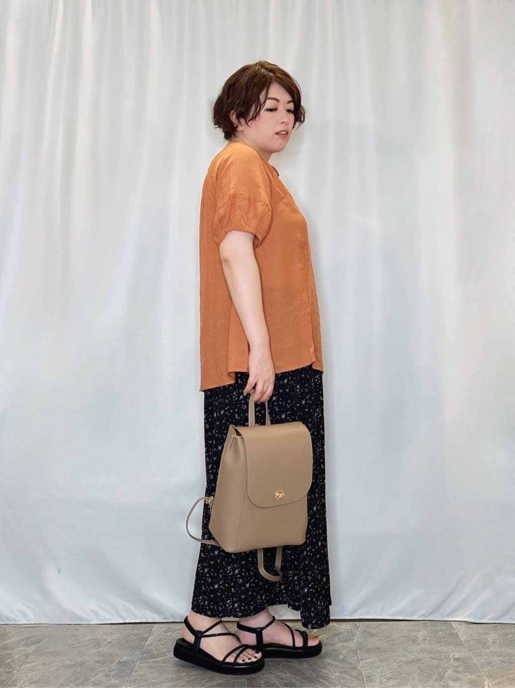 たみさんの「SHOO･LA･RUE｜【S-LL/裏地ひんやり】スカート見えで上品に マットサテンスカーチョ」を使ったコーディネート