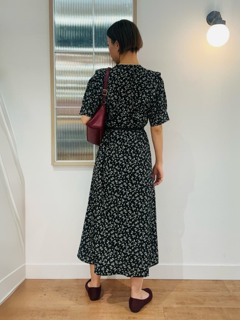 えまんさんの「SHOO･LA･RUE｜【S-LL】クラシカルな 花柄ワンピース」を使ったコーディネート