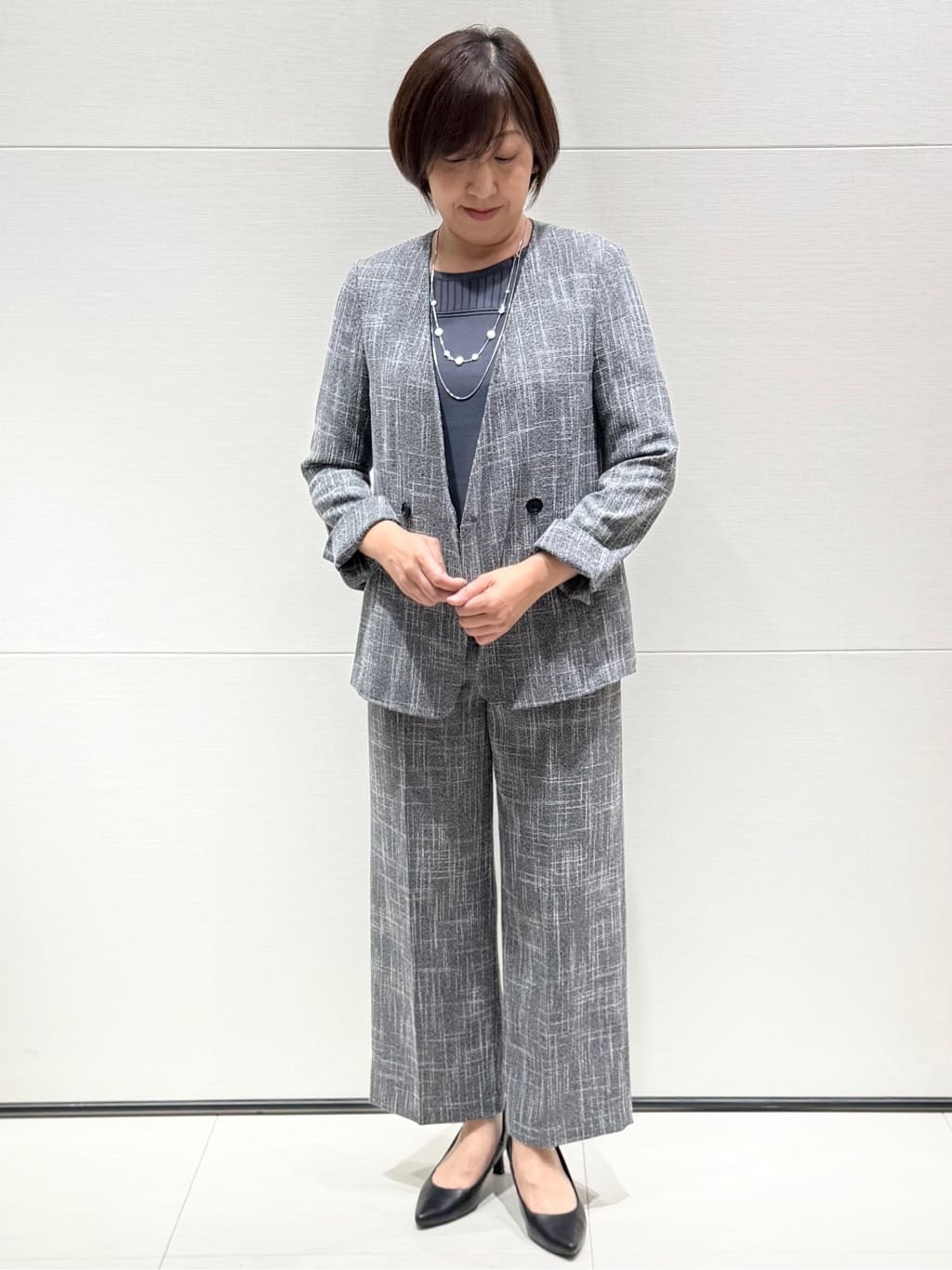 Satさんの「COUP DE CHANCE｜【手洗い可／日本製／裏無し／セットアップ可】ツィード見えノーカラージャケット」を使ったコーディネート