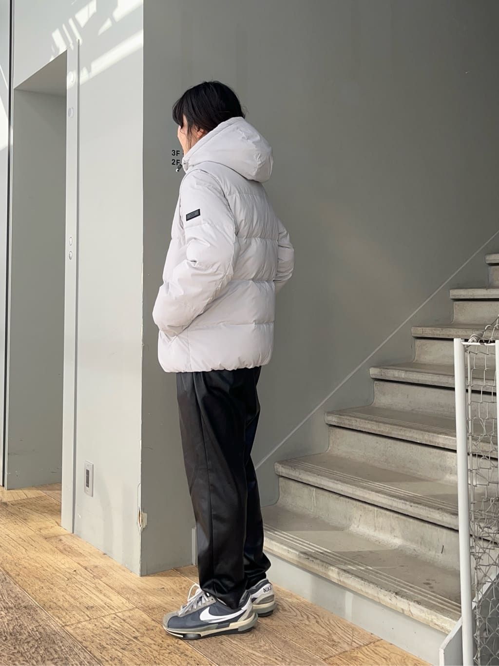 神野（jinno）さんの「TAKEO KIKUCHI｜【Air Palette Knit】ワンポイント カラーニット プルオーバー」を使ったコーディネート