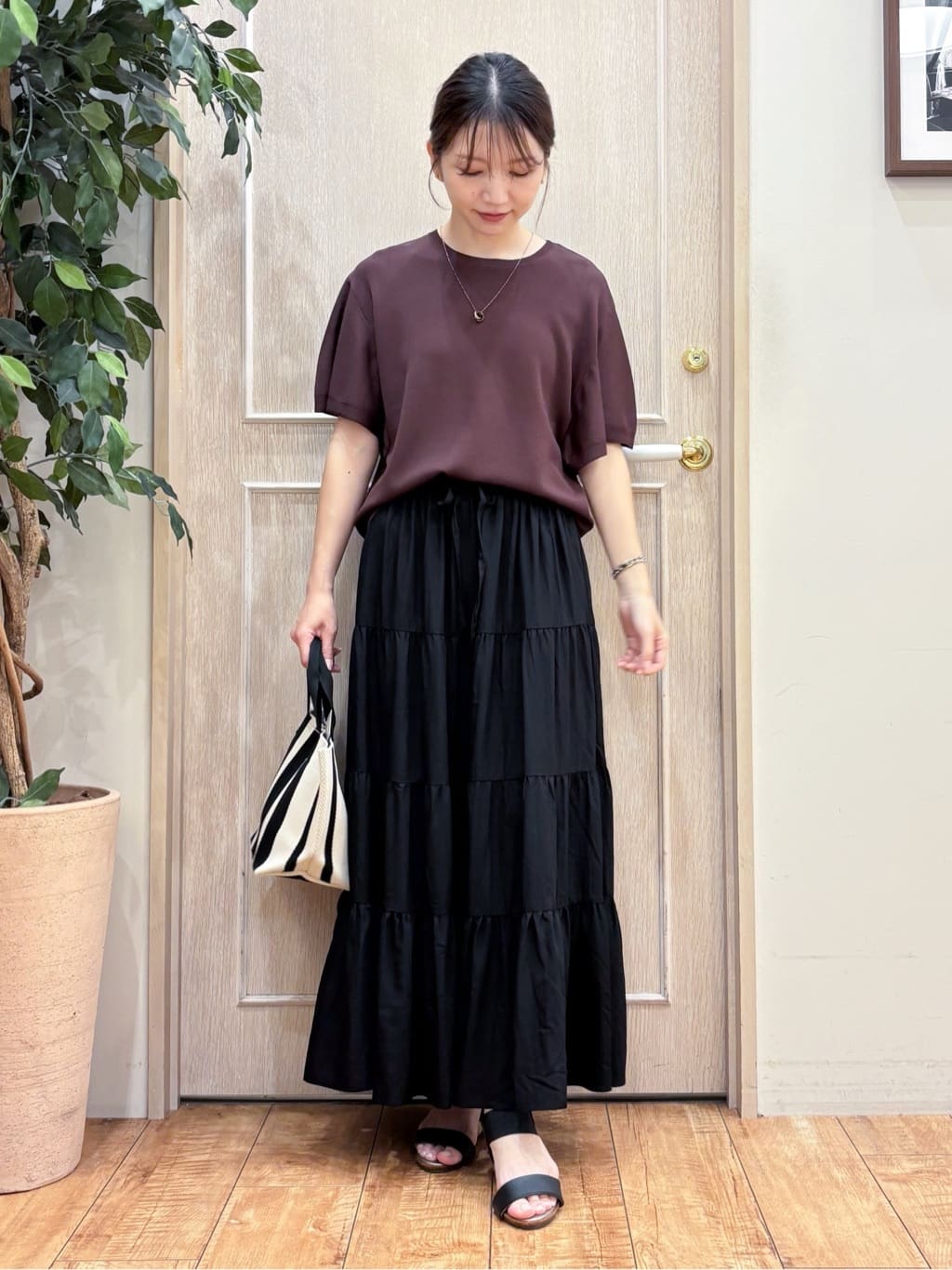 なみさんの「SHOO･LA･RUE｜【S-LL】二の腕はカバーして魅せる フレアスリーブニット」を使ったコーディネート