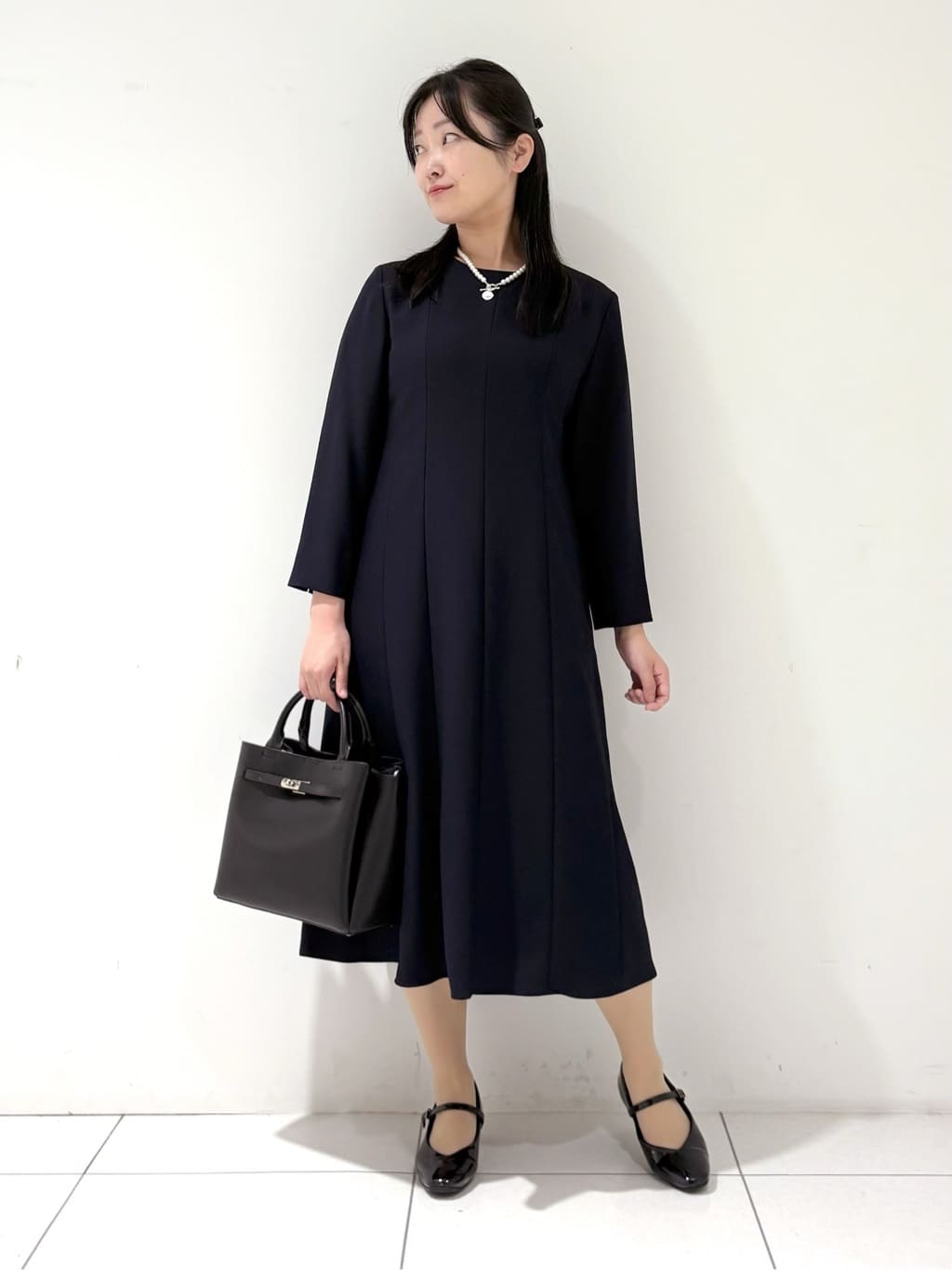 momokoさんの「INDIVI｜【洗える／UVケア】ジョーゼットフレアワンピース」を使ったコーディネート