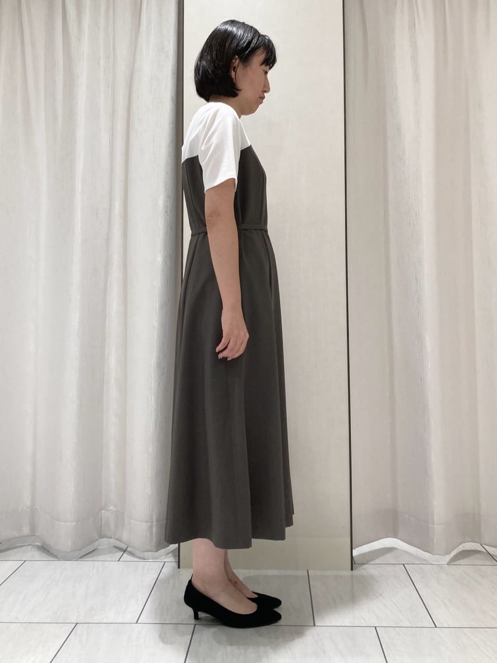 わたなべさんの「UNTITLED｜【きれいめカジュアル/セミフレア】異素材ドッキングワンピース」を使ったコーディネート