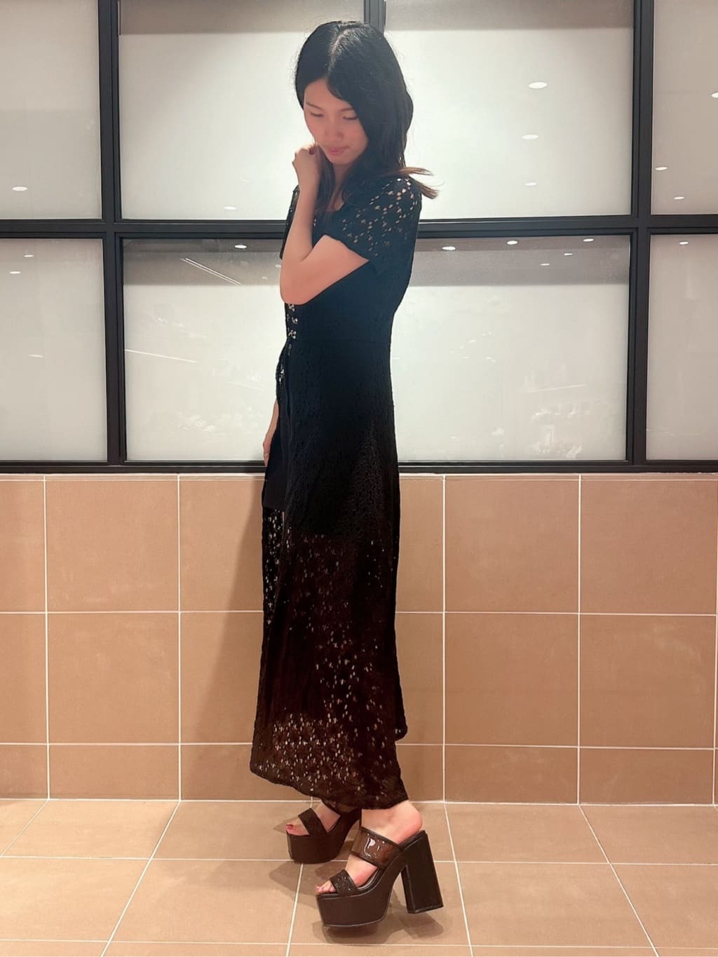 そるちゃさんの「ESPERANZA｜【ラク盛り／サンダル】リピーター続出／脚長美脚　ミュールサンダル」を使ったコーディネート