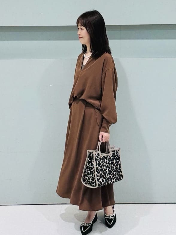 makiさんの「UNTITLED｜【セットアップ可/スキッパー/ゆったり】リラクパウダーシャツ」を使ったコーディネート