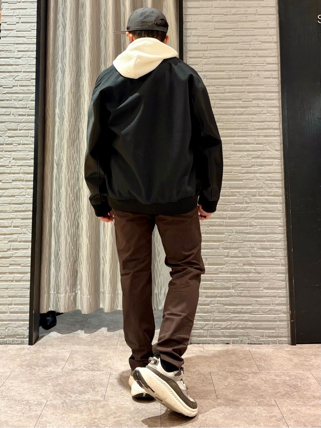 Pーyamaさんの「THE SHOP TK｜【1ランク上の大人カジュアルに】異素材コンビ リブブルゾン」を使ったコーディネート