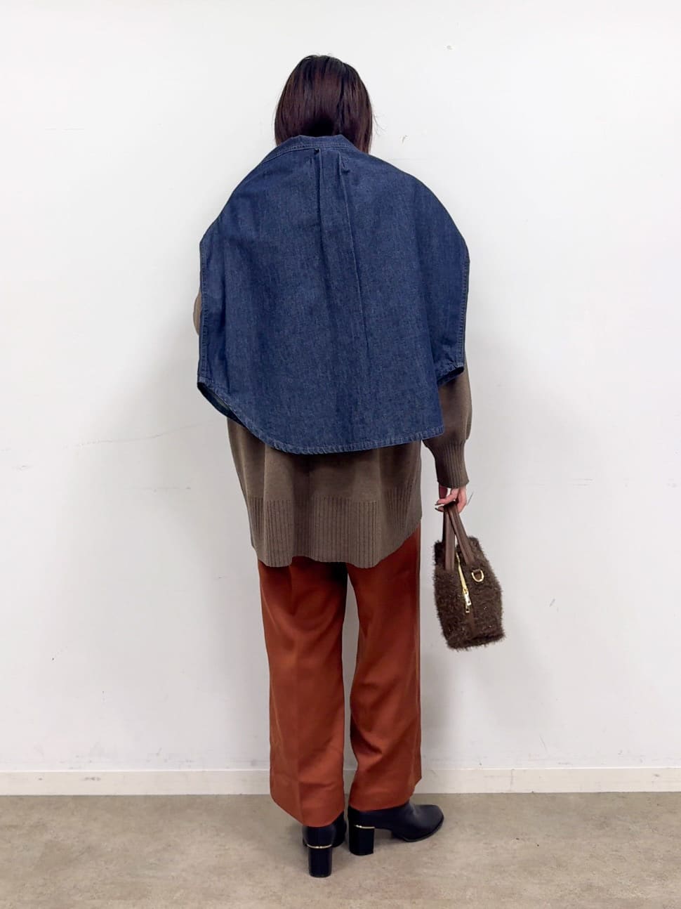𝐜𝐡𝐢𝐤𝐚さんの「SHOO･LA･RUE｜【洗濯機可/S-LL/高レビュー】上品シルエットで美しい イージーワイドパンツ」を使ったコーディネート