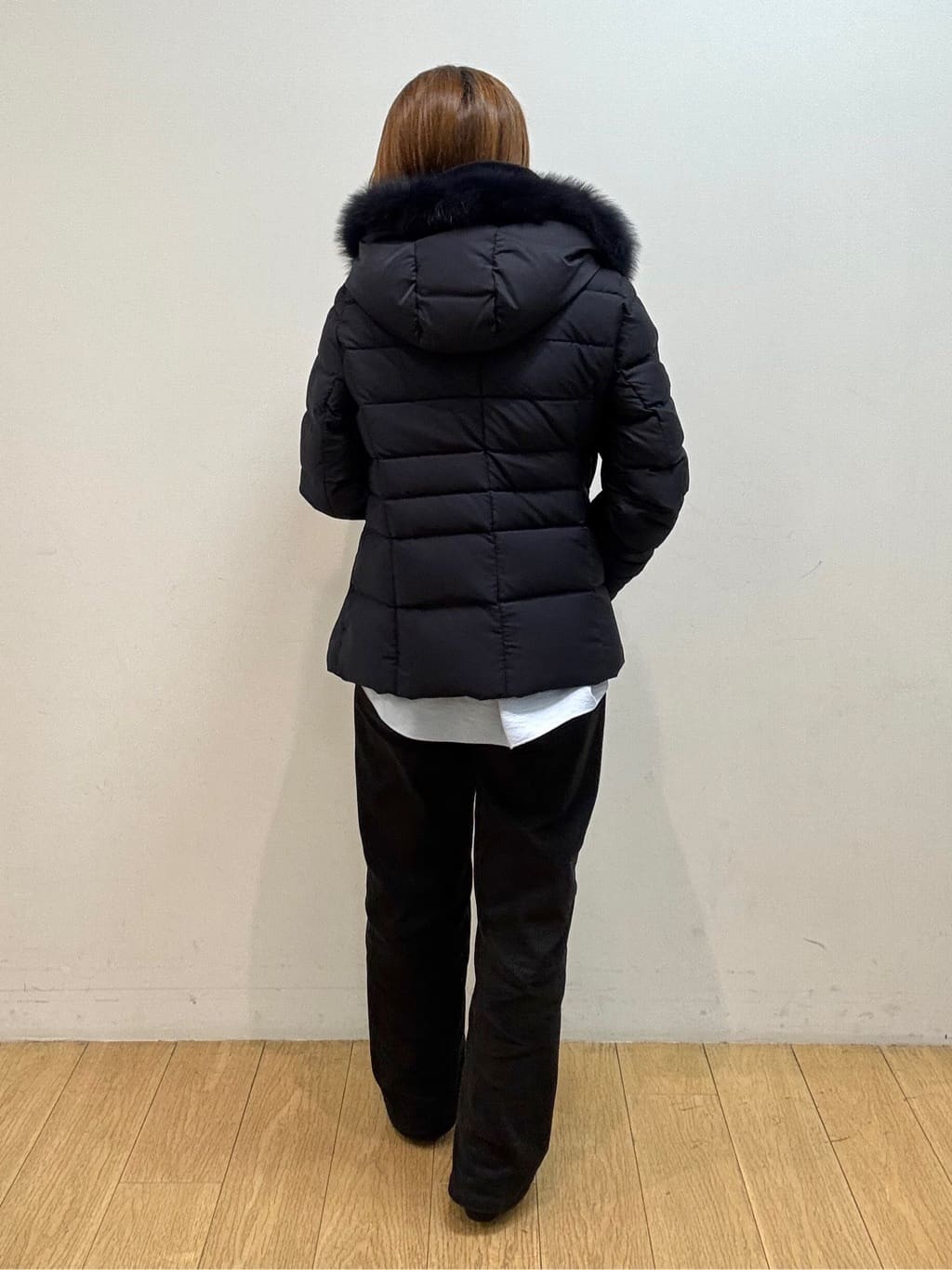 mikkoさんの「INDIVI｜【名品／撥水／抗菌防臭】ショート丈リサイクルダウンコート」を使ったコーディネート