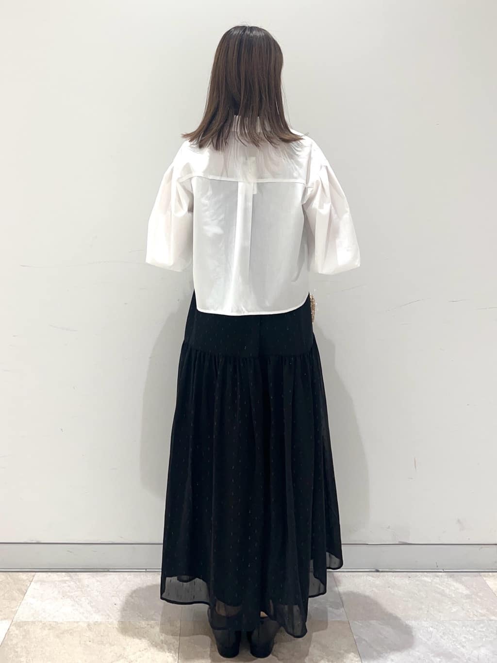 meeさんの「OPAQUE.CLIP｜バルーンスリーブシャツ【洗濯機洗い可】」を使ったコーディネート