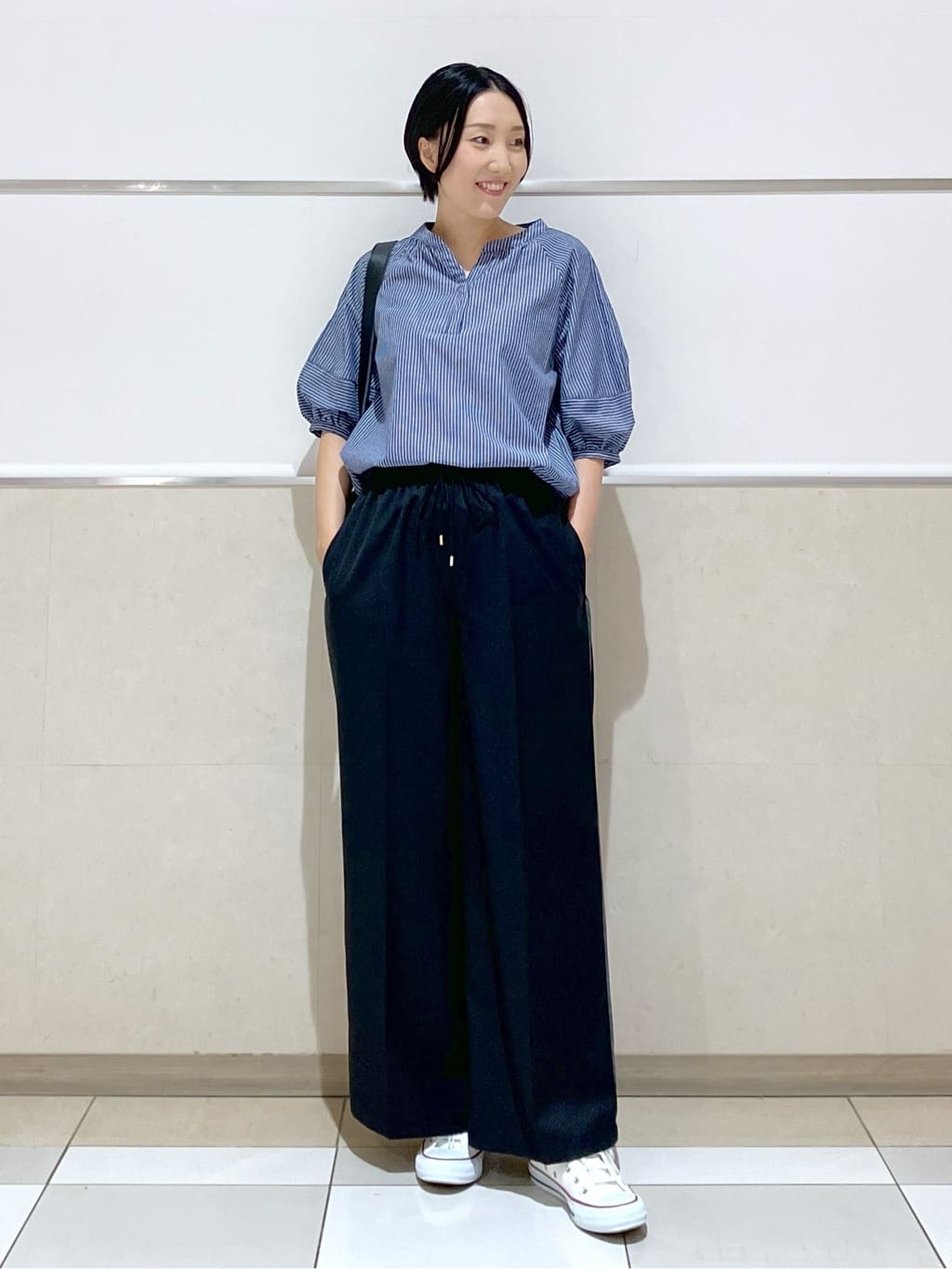 eriko さんの「Dessin｜【セットアップ可/ウエストゴム/洗える】サイドライン入りワイドパンツ」を使ったコーディネート