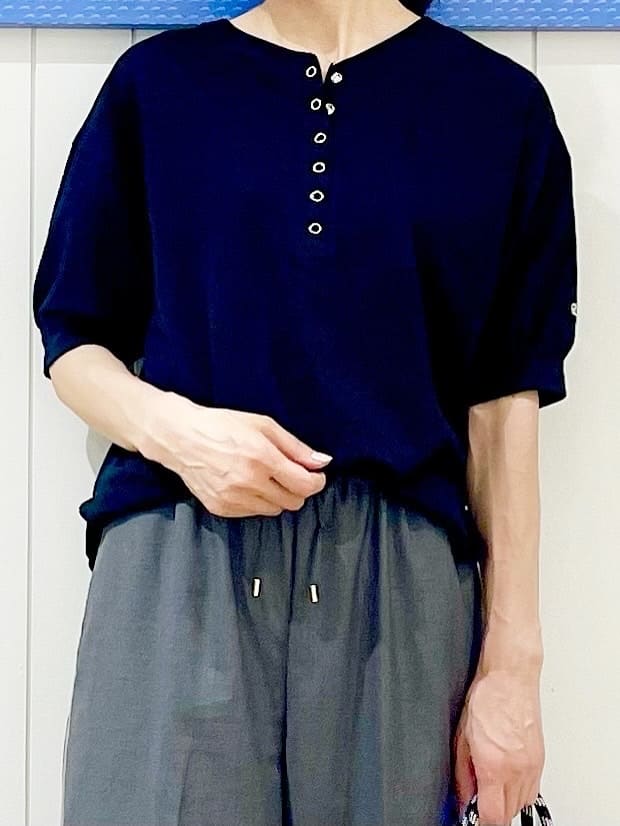 uwatokoさんの「Dessin｜【360度可愛い/前後2WAY/洗える】ライトコットンヘンリーカットソー」を使ったコーディネート