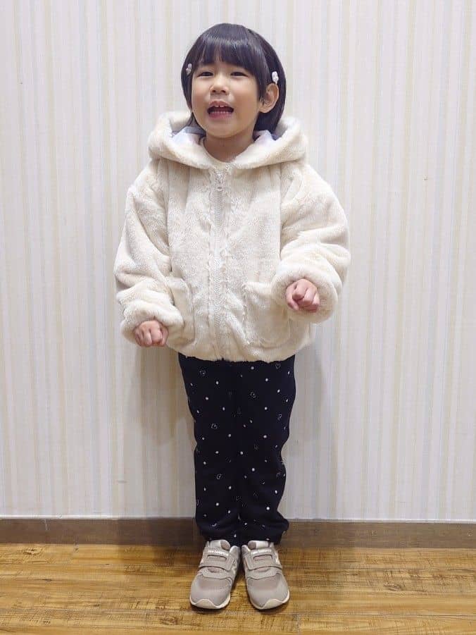 Yuiさんの「SHOO･LA･RUE｜【100-120cm/トドラー】耳付きエコファーパーカ」を使ったコーディネート