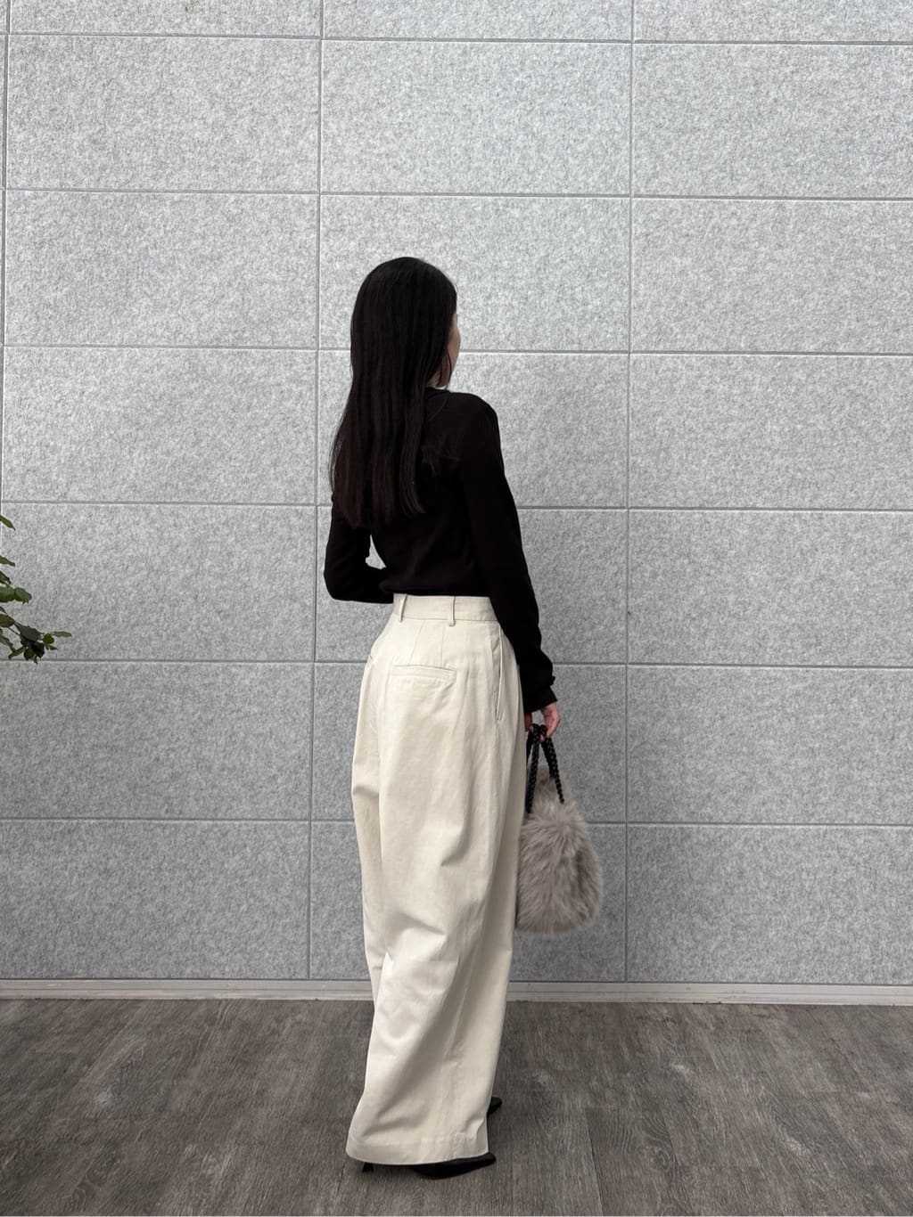 ひなさんの「INDIVI｜タンクレイヤーフライスカットソー」を使ったコーディネート