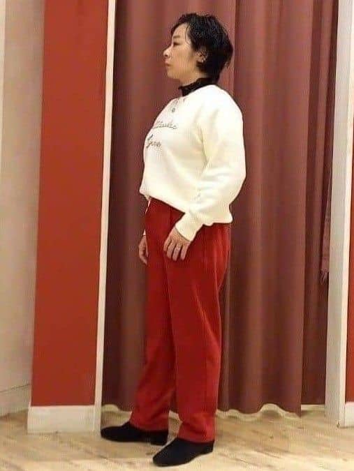 cameさんの「SHOO･LA･RUE｜【洗濯機可/ちくちくしにくい】大人のための スウェットライク刺繍ロゴニット」を使ったコーディネート