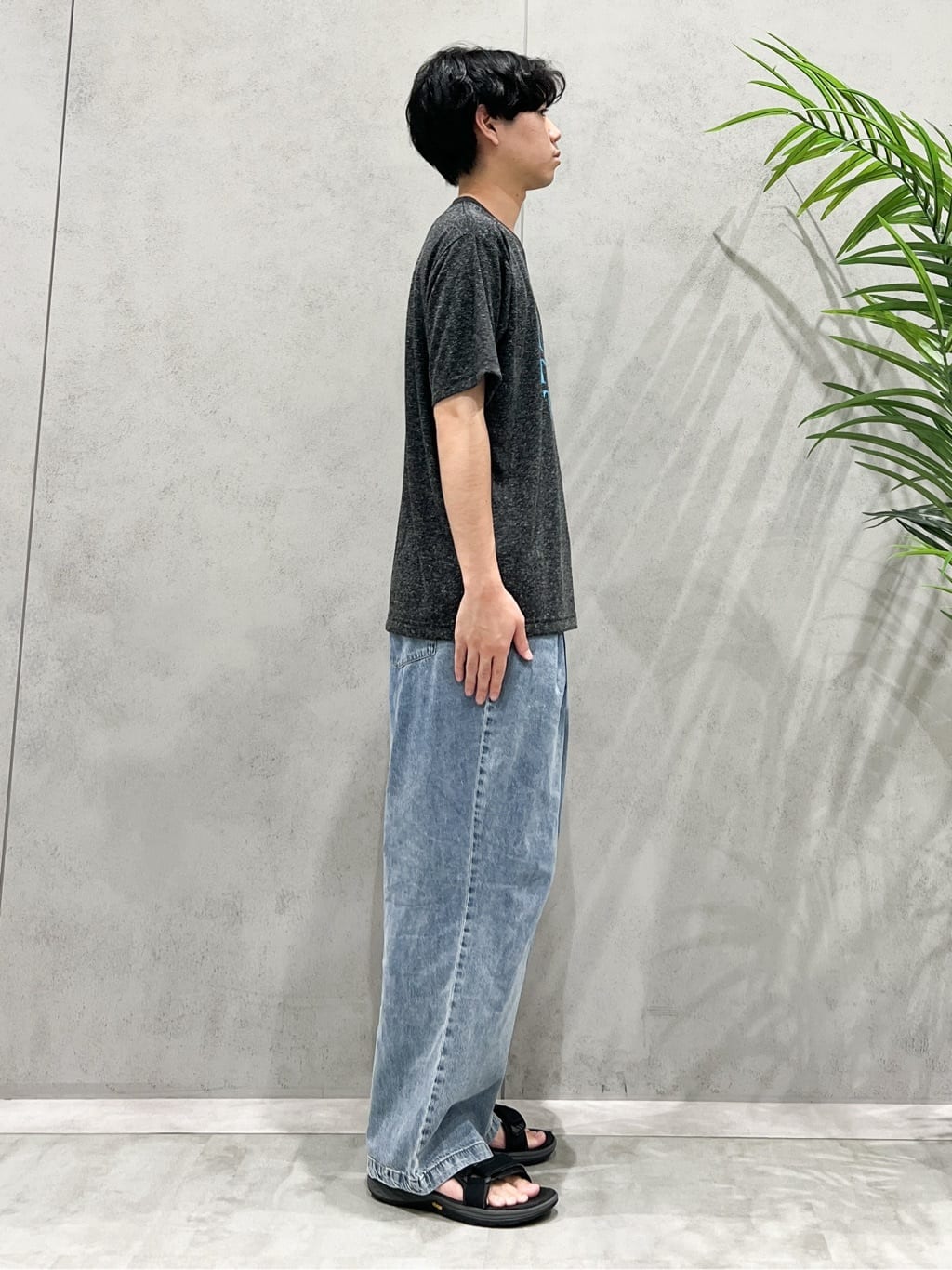 SHI-MAさんの「THE SHOP TK｜ポリ麻プリント半袖Tシャツ【洗濯機OK】」を使ったコーディネート