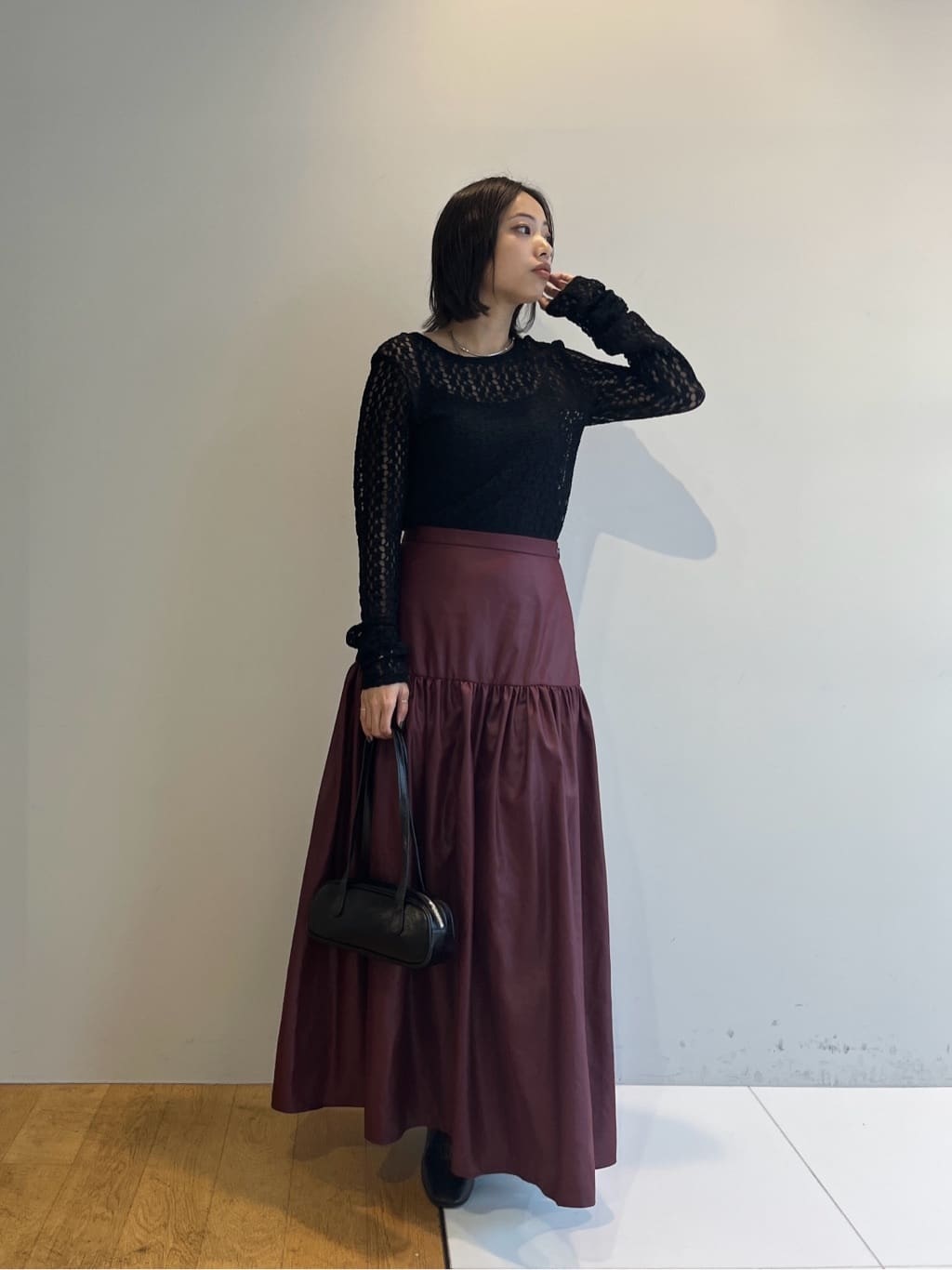 Harukaさんの「INDIVI｜レザーライクマキシスカート」を使ったコーディネート