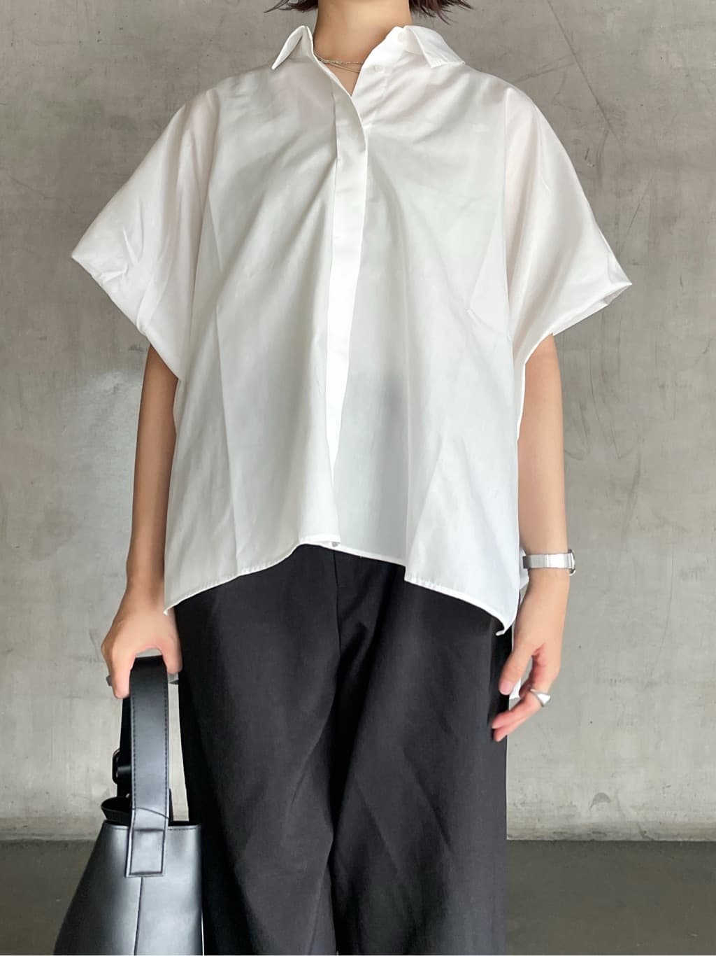 tomokoさんの「OPAQUE.CLIP｜《andGIRL掲載》リラクシーシャツ【洗濯機洗い可】」を使ったコーディネート