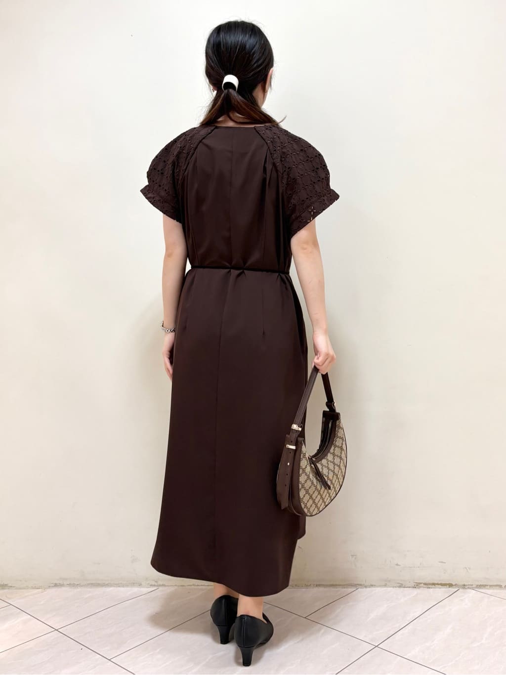 mikiさんの「Reflect｜カットワークレーススリーブワンピース」を使ったコーディネート
