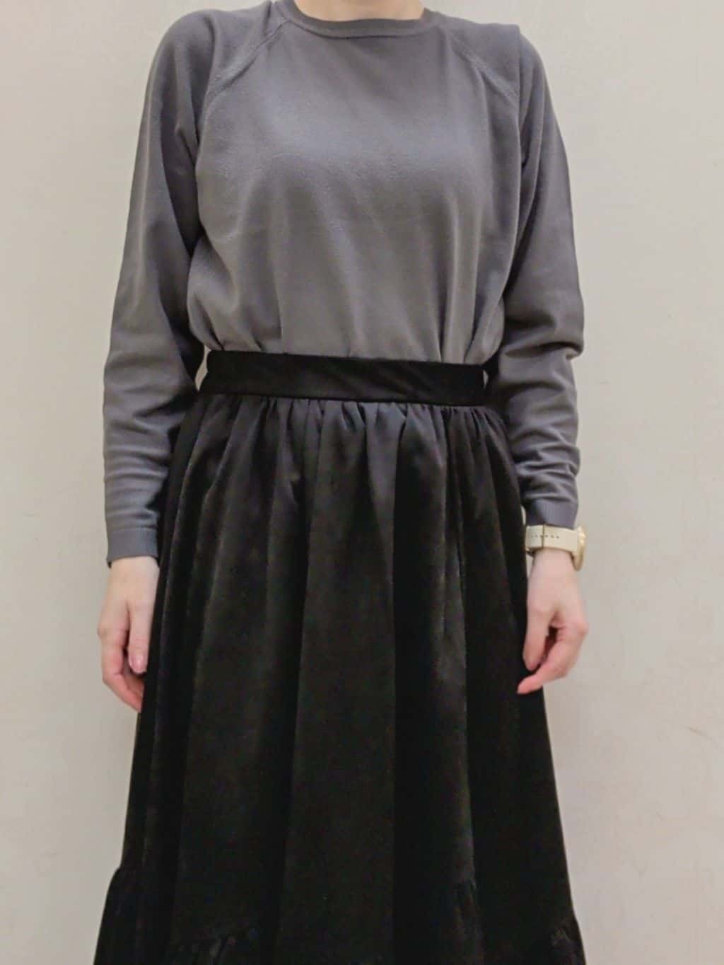 いずみさんの「grove｜最終お値下げ！！【洗える/毛玉軽減】天竺ラグランスリーブプルオーバー」を使ったコーディネート