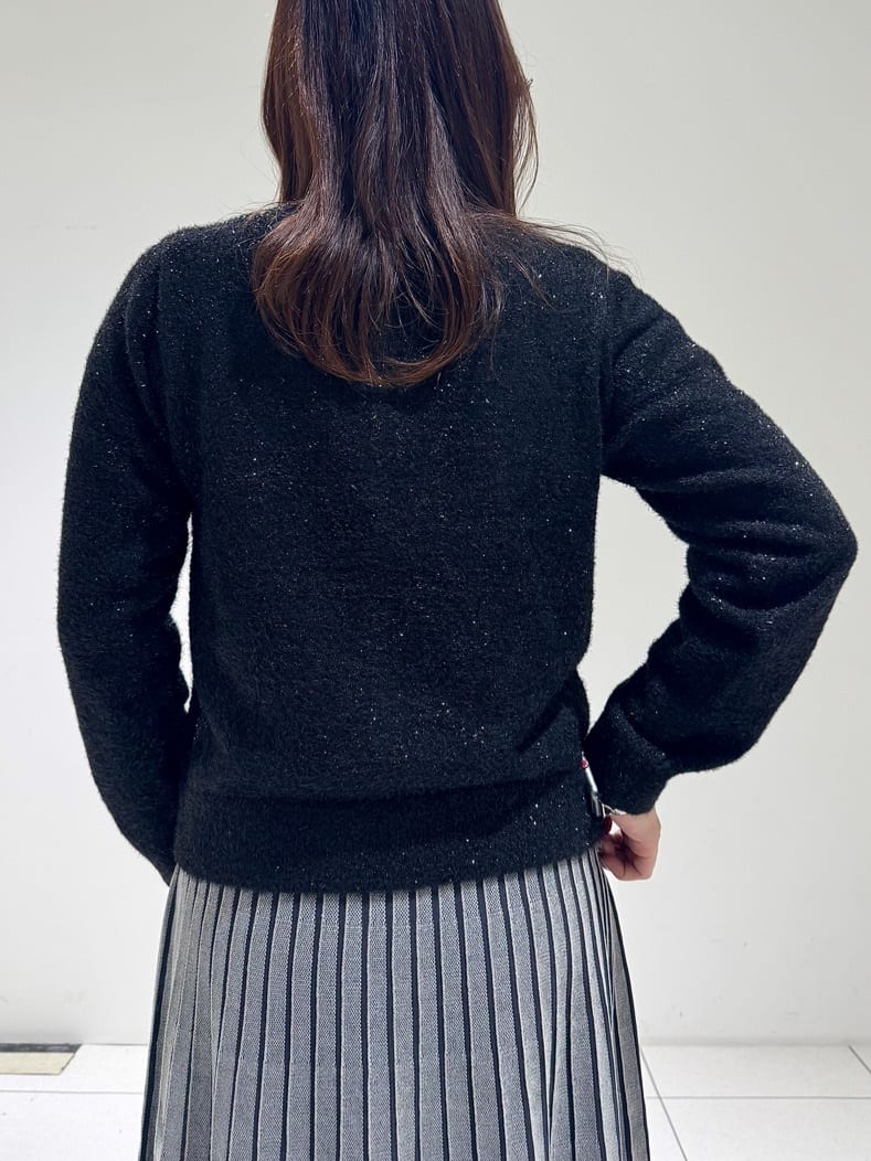 そんさんの「INDIVI｜【洗える】ラメニットカーディガン」を使ったコーディネート