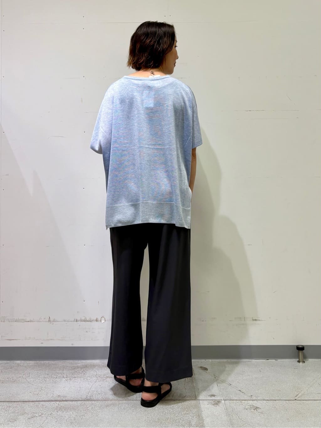 yuriさんの「INDIVI｜【UVケア／SETUP可能】エアリージョーゼット ワイドパンツ」を使ったコーディネート
