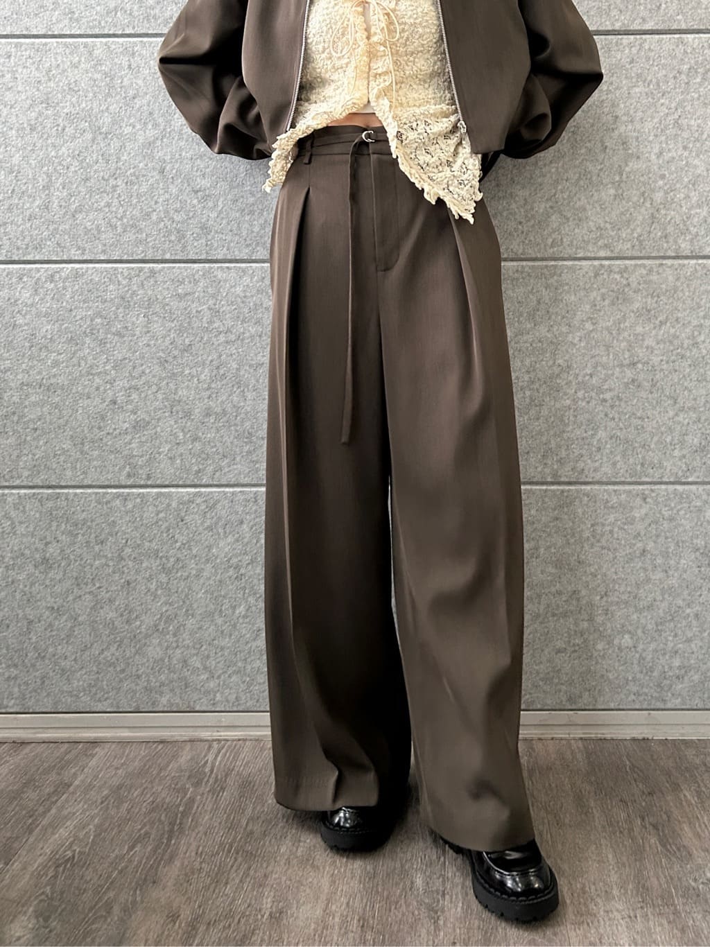 harunaさんの「CODE A｜urban tailor wide trousers」を使ったコーディネート