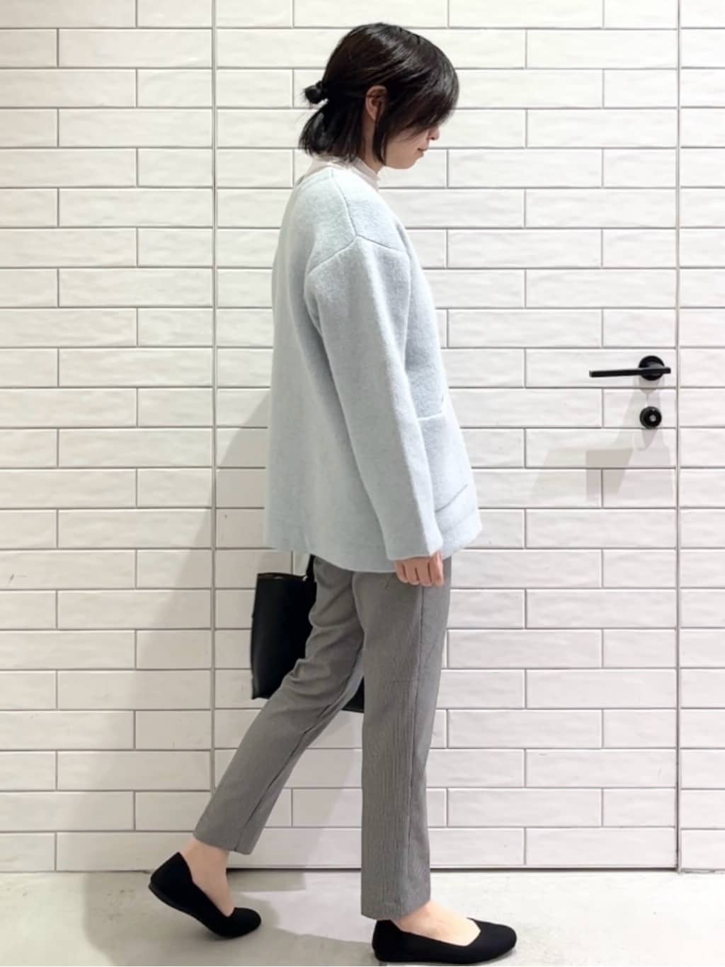 しおりさんの「OPAQUE.CLIP｜シアーハイネックトップス【洗濯機OK】」を使ったコーディネート