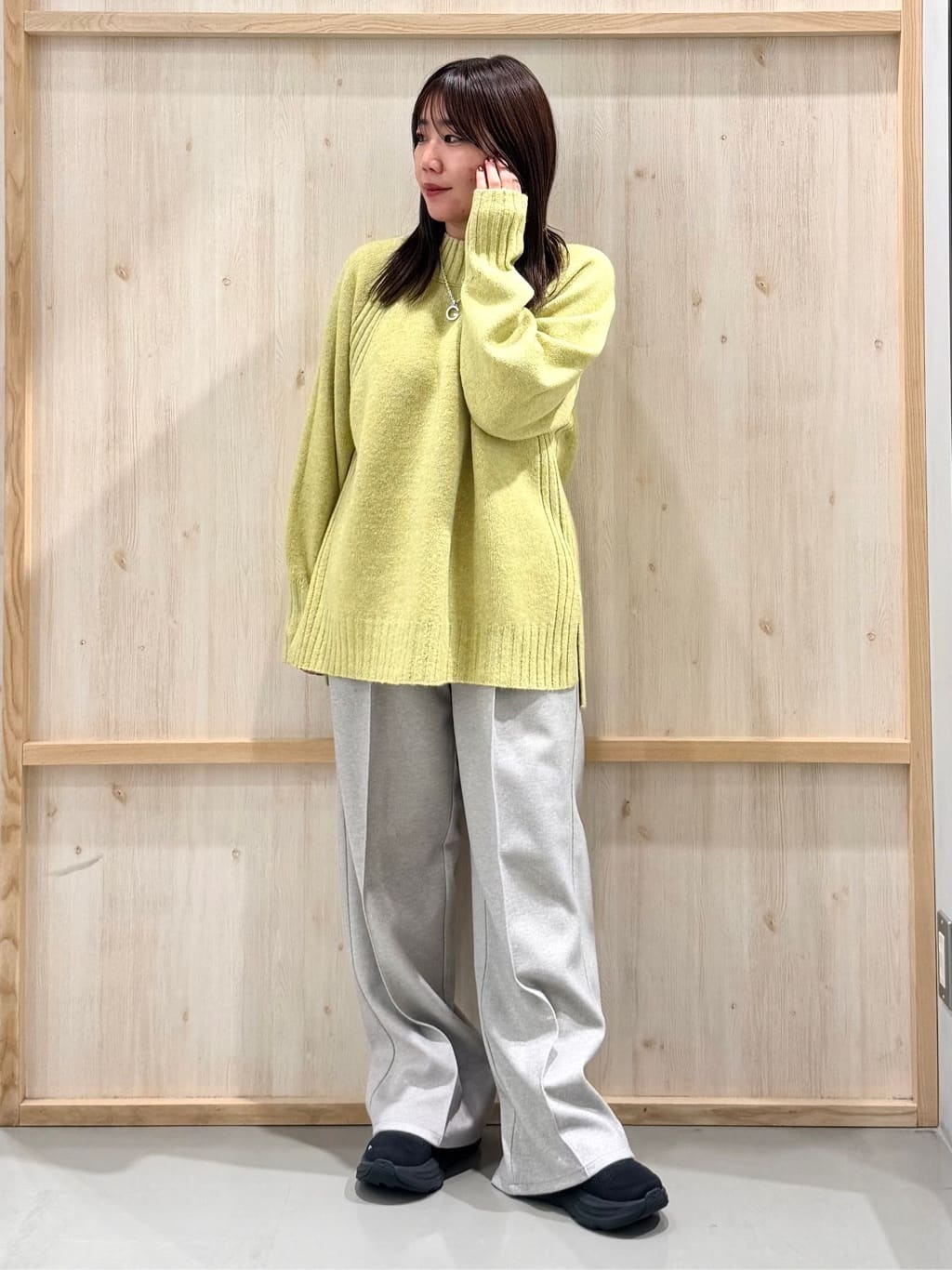 nanaさんの「THE SHOP TK｜ふんわり柔らかきれい色 ウール混ハイネックニット」を使ったコーディネート
