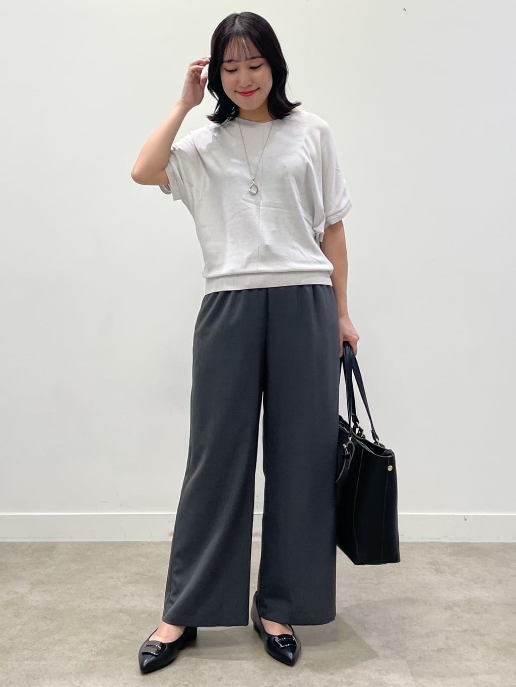 yukariさんの「Reflect｜【ウエスト総ゴム／セットアップ／単品使いOK◎】ベスト＋ストレートパンツセット」を使ったコーディネート
