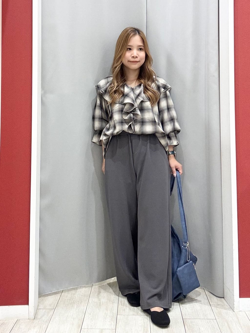 shioさんの「SHOO･LA･RUE｜【S-LL/ストレッチ】脚のラインを拾いにくい スマートワイドパンツ」を使ったコーディネート