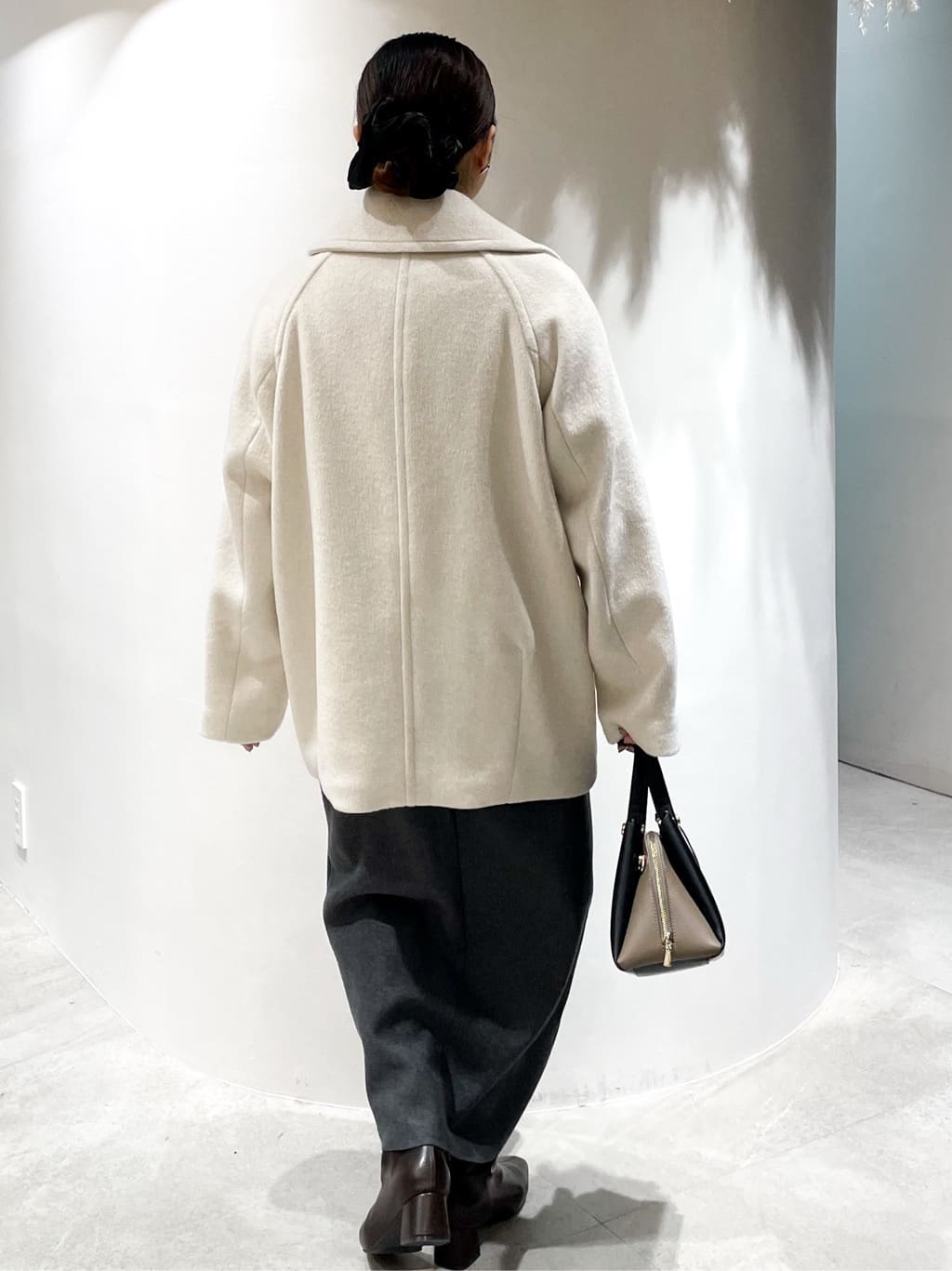 かりんさんの「OPAQUE.CLIP｜カシミヤブレンドウールミドルピーコート」を使ったコーディネート