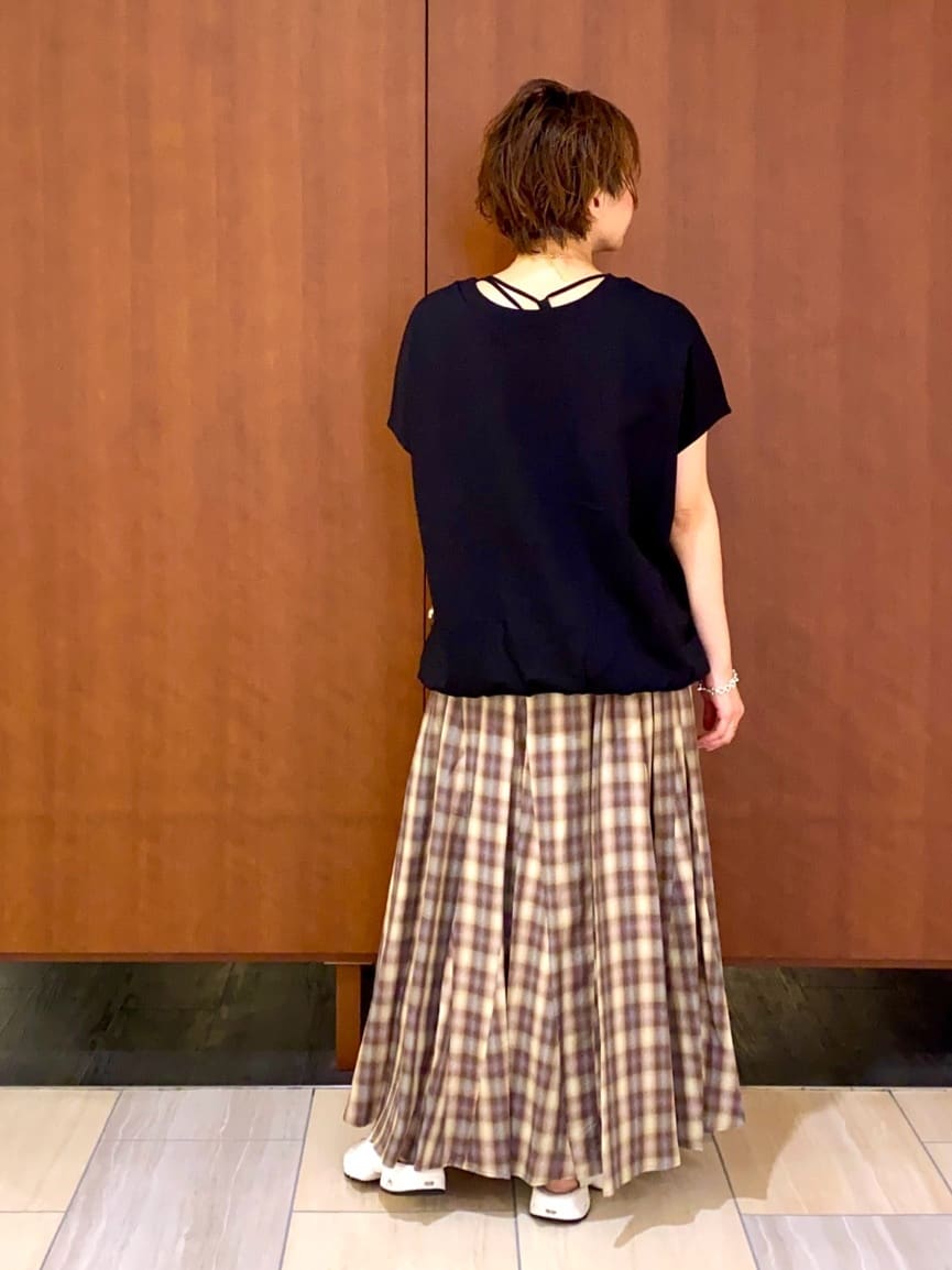 mari_831さんの「UNTITLED｜【CHIGNON】別注 ミニ裏毛フレンチスリーブプルオーバー」を使ったコーディネート