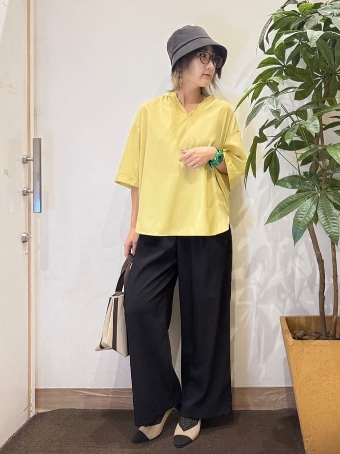 misakiさんの「SHOO･LA･RUE｜【S-LL/洗濯後しわになりにくい】バックギャザーがアクセント スッキパーブラウス」を使ったコーディネート