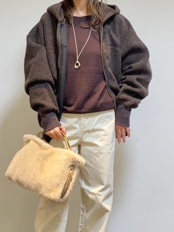 tomoさんの「UNTITLED｜【PROTAGPNISTA】ボアフーディ」を使ったコーディネート