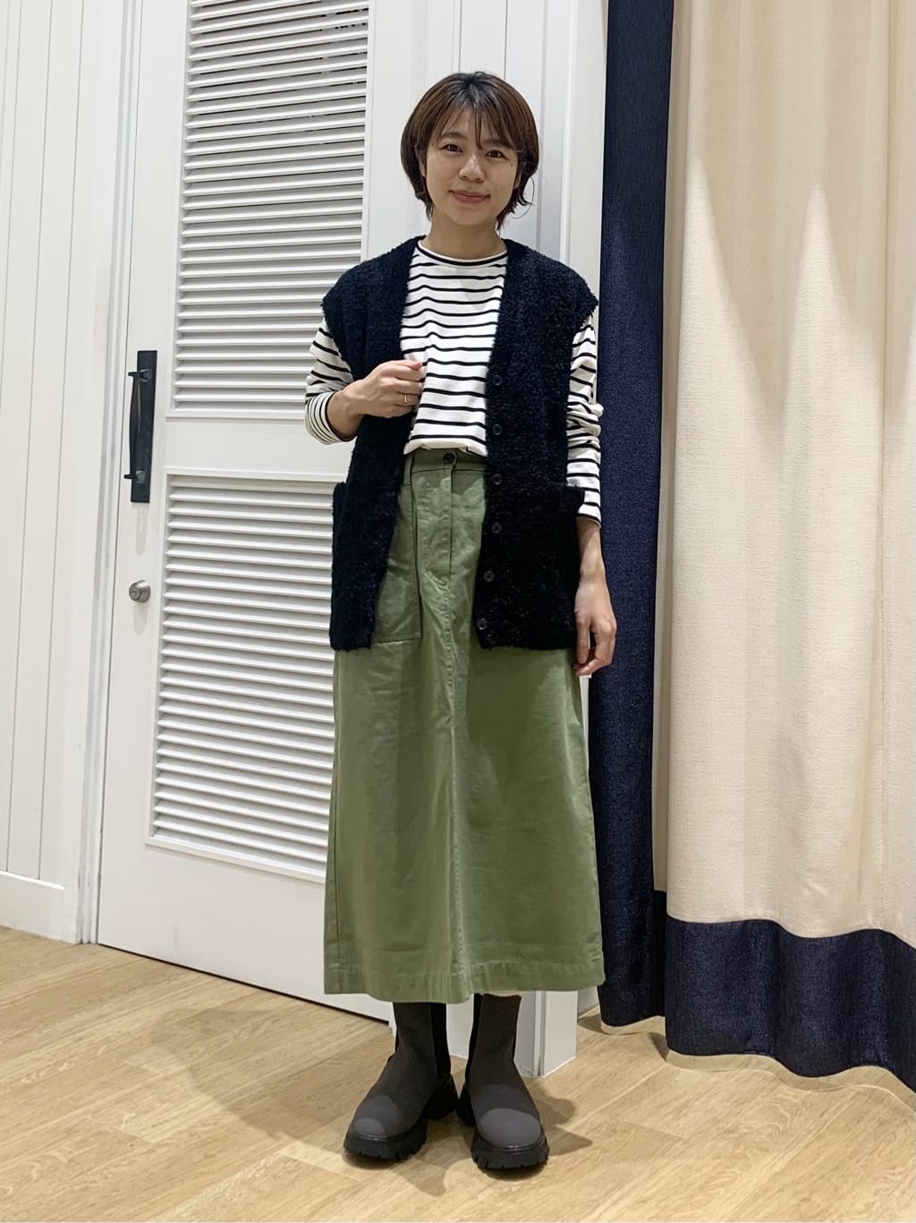 IMARIさんの「Dessin｜【洗える】Vネックシャギーベスト」を使ったコーディネート