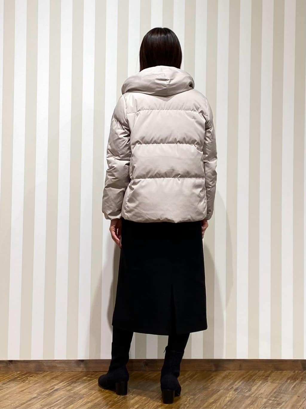 SAOさんの「SHOO･LA･RUE｜【撥水/洗える】ショートフーディーダウン」を使ったコーディネート