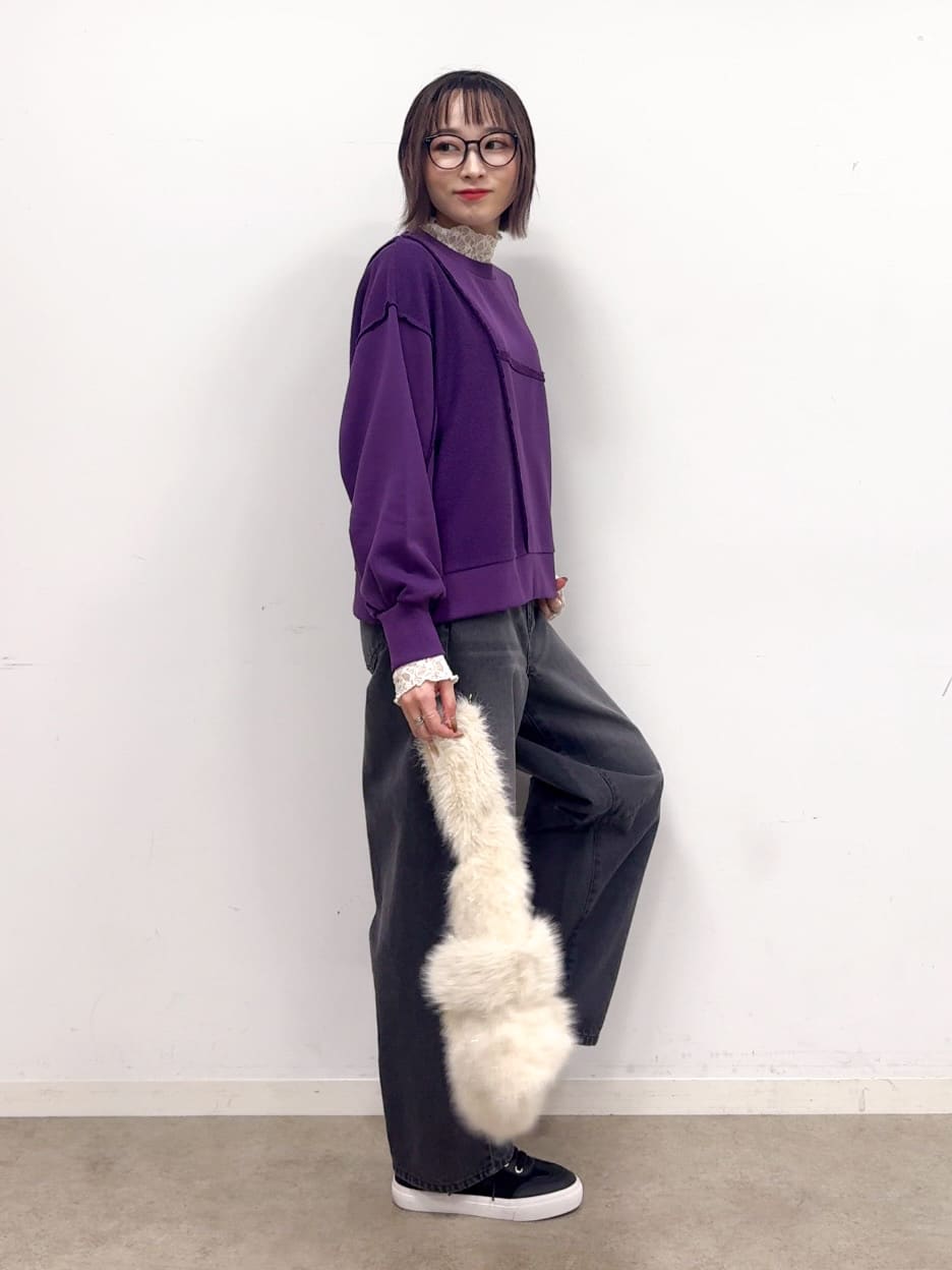 𝐜𝐡𝐢𝐤𝐚さんの「SHOO･LA･RUE｜【S-LL】立体カーブデニムパンツ」を使ったコーディネート