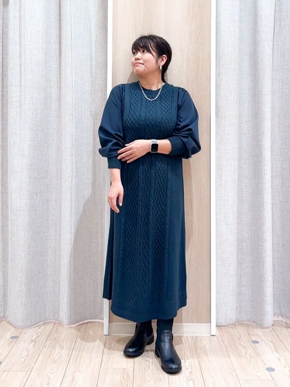 naoさんの「grove｜一枚で華やぐ、袖布帛ケーブルニットワンピース」を使ったコーディネート
