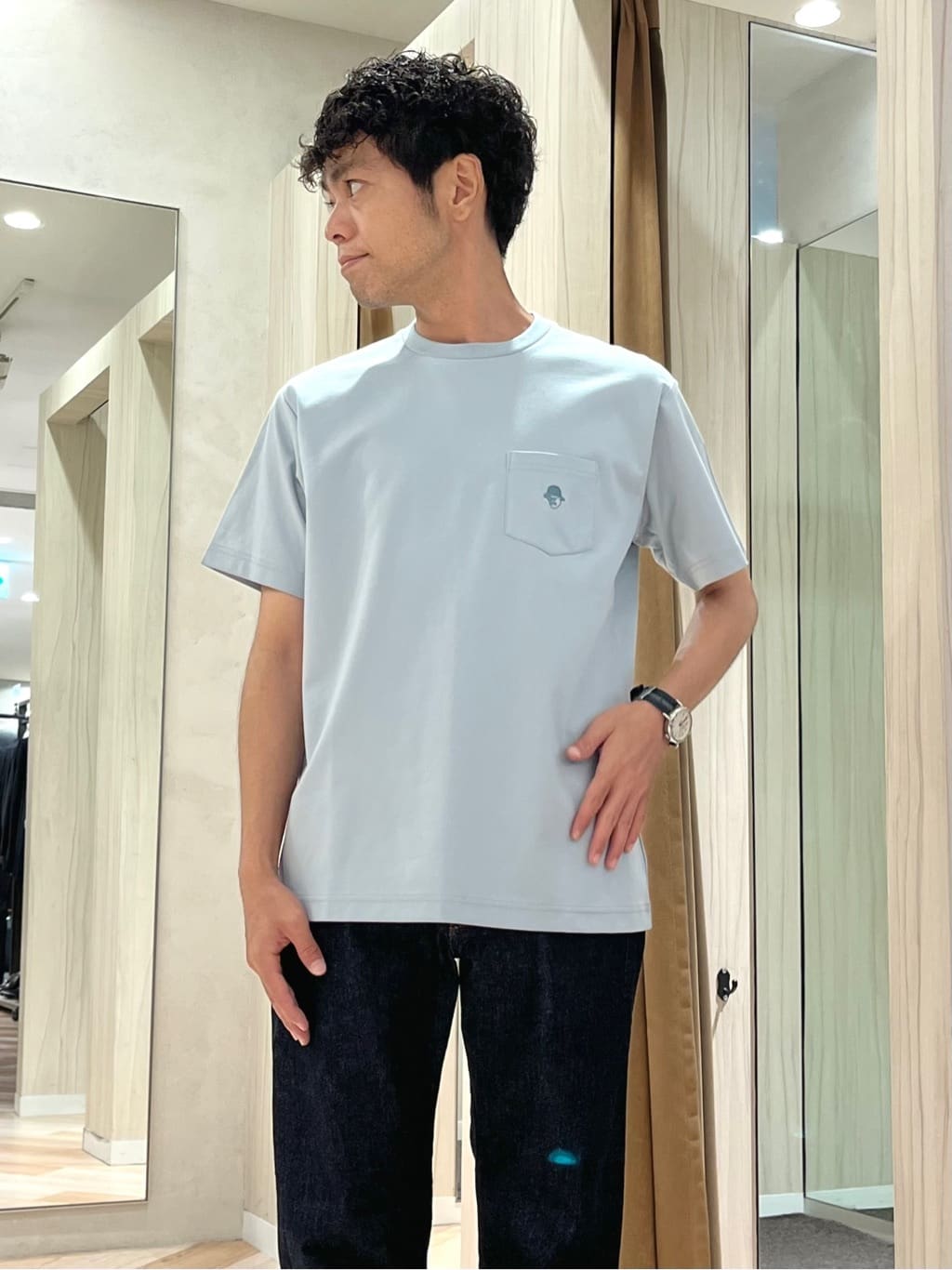 URAさんの「TAKEO KIKUCHI｜【COOL CITY WEAR】ワンポイント刺しゅう ポケットTシャツ /接触冷感」を使ったコーディネート