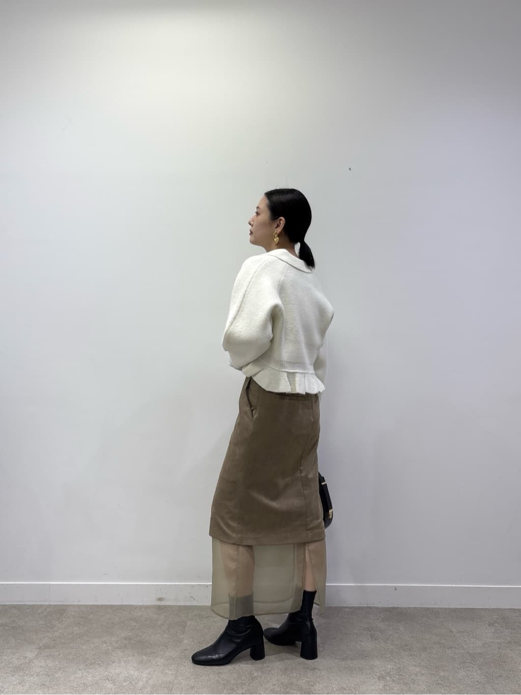 ayanoさんの「INDIVI｜スエードライクレイヤースカート」を使ったコーディネート