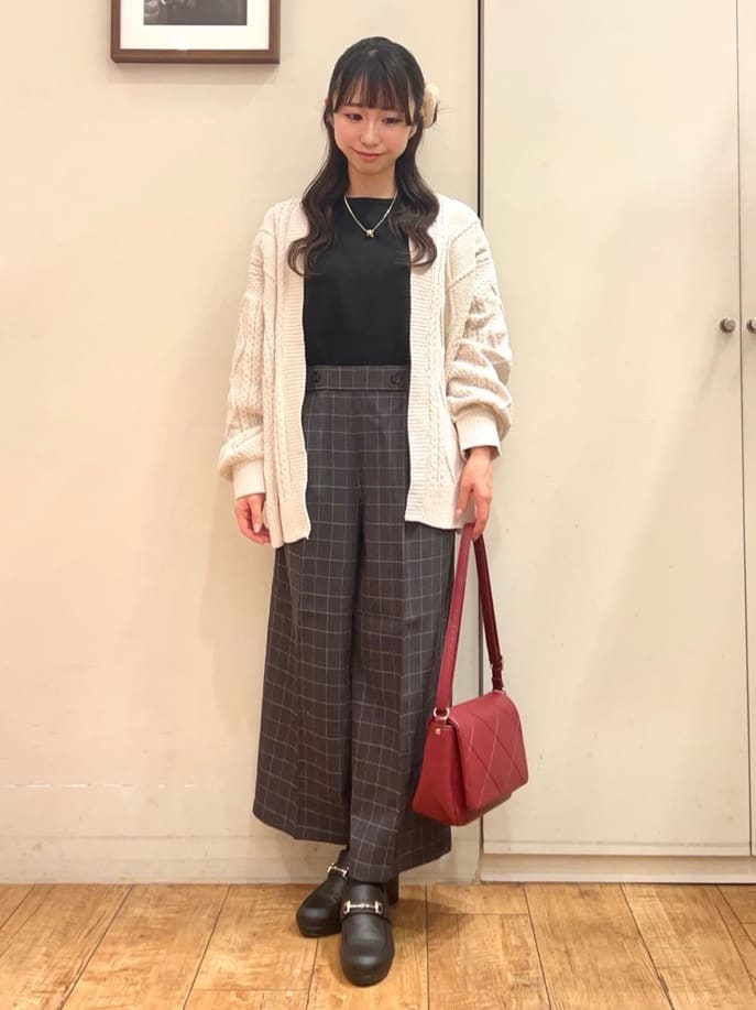 AIRIさんの「SHOO･LA･RUE｜【着丈選べる】大人のきれいめスタイルに ウールフィール ワイドパンツ」を使ったコーディネート