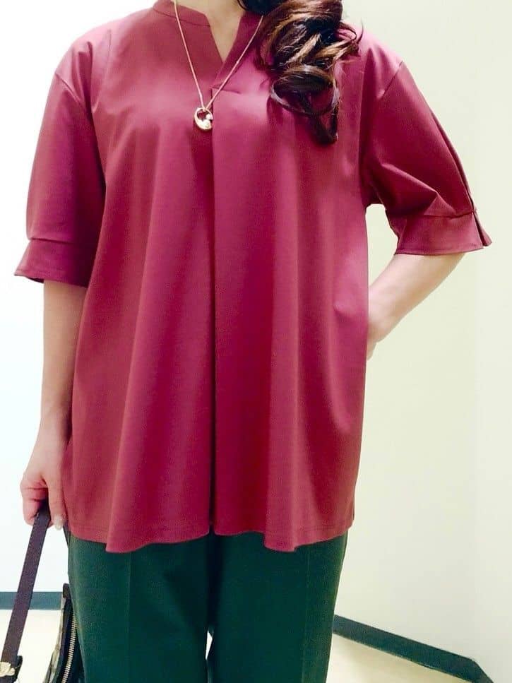 花さんの「Reflect｜【すっきり見え！長め丈／マシンウォッシュ可】スキッパーネックジャージトップス」を使ったコーディネート