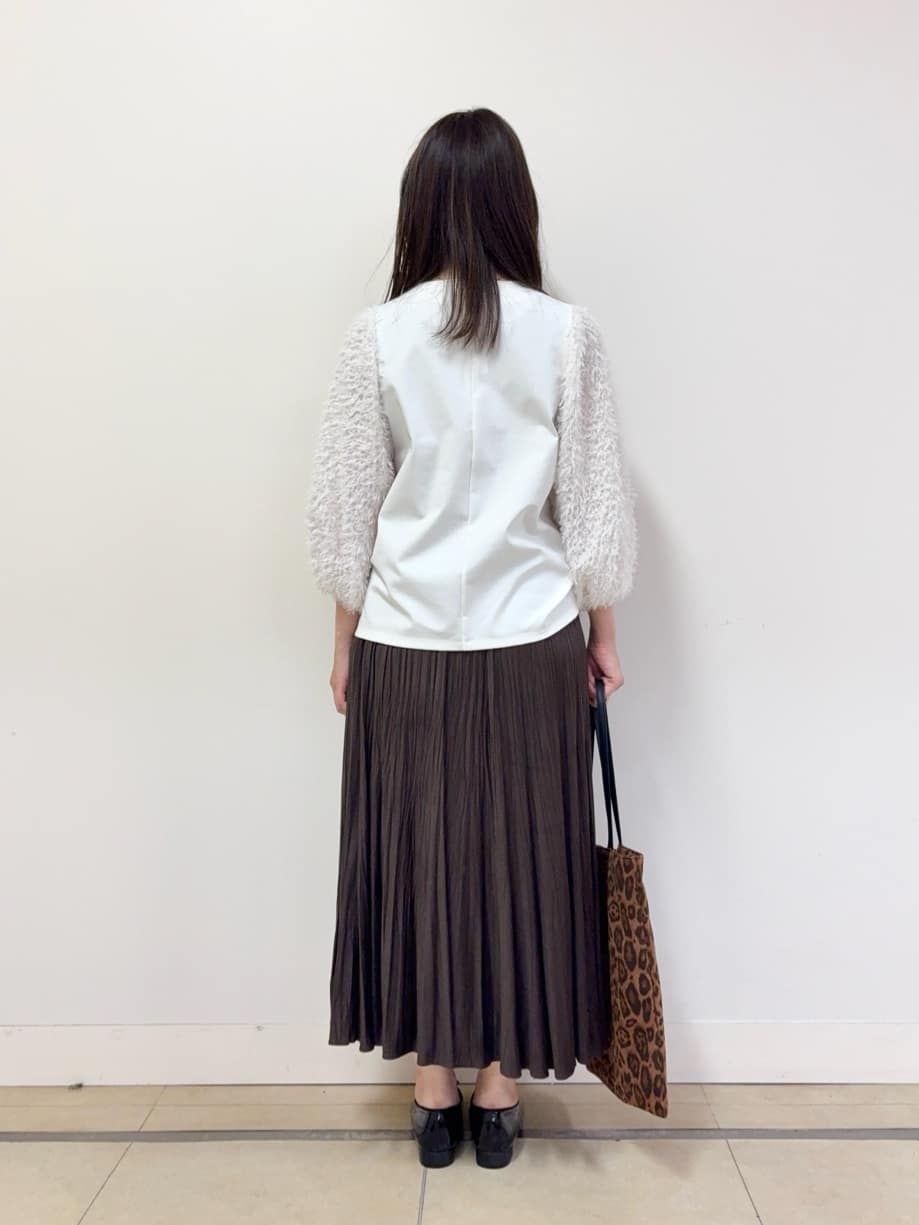 asamiさんの「UNTITLED｜【丸首/Tシャツ風/短丈】シャギースリーブ ポンチカットソー」を使ったコーディネート